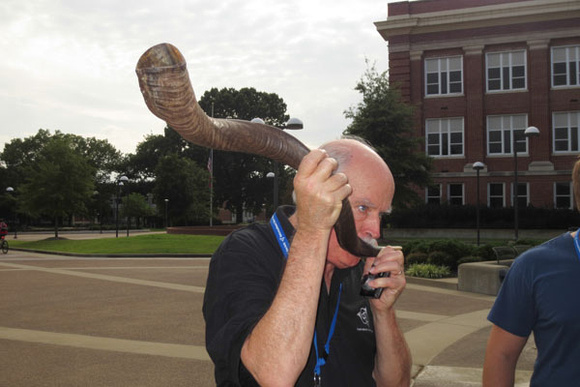 IHS45 Memphis: Brian Holmes tries out a ram's horn